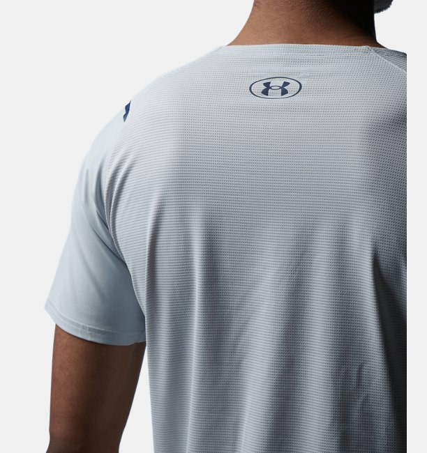 UAアイソチル ショートスリーブ Tシャツ グラフィック（トレーニング/MEN）